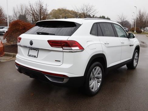 Used 2022 Volkswagen Atlas Cross Sport SE image 3
