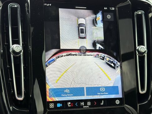 Used 2025 Volvo XC40 B5 Ultra w/ Climate Package image 20