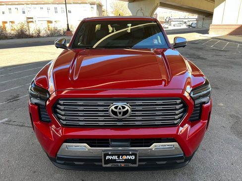 Used 2025 Toyota Tacoma Limited image 2