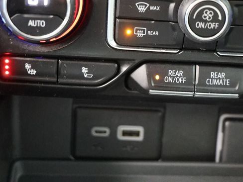 Used 2024 Chevrolet Suburban RST w/ Luxury Package image 25