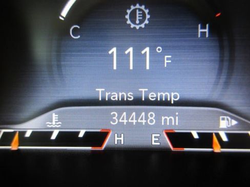 Used 2019 Jeep Cherokee Overland w/ Technology Group AWD/4WD image 26