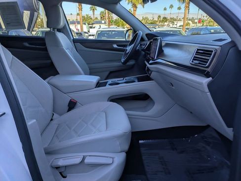 Certified 2025 Volkswagen Atlas SE image 20