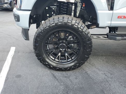 New 2026 Ford F250 Lariat w/ Black Appearance Package image 6