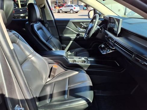 Used 2025 Lincoln Corsair FWD image 25