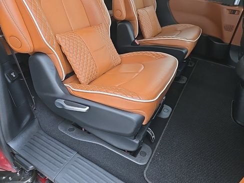 Used 2024 Chrysler Pacifica Pinnacle image 92