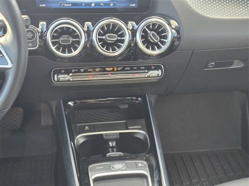 Used 2025 Mercedes-Benz GLA 250 image 18