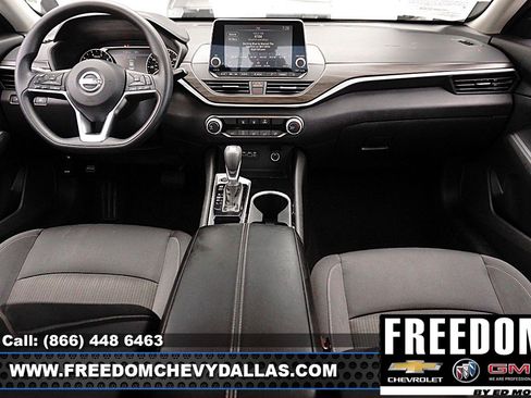 Used 2024 Nissan Altima 2.5 SV FWD image 7