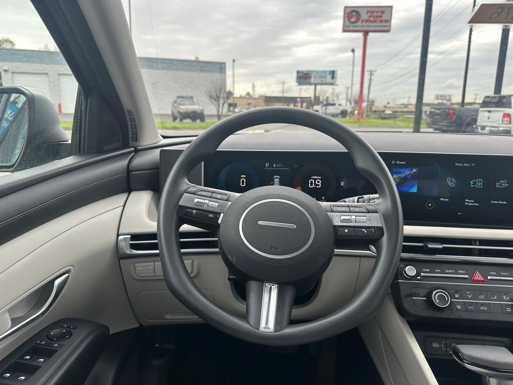 New 2025 Hyundai Tucson SE FWD image 10