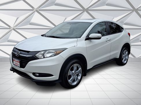 Used 2016 Honda HR-V EX image 4