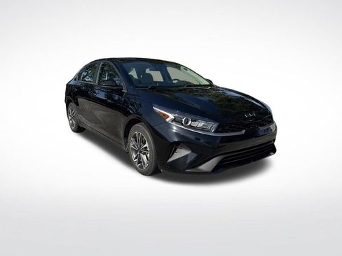 Used 2023 Kia Forte LXS FWD image 2