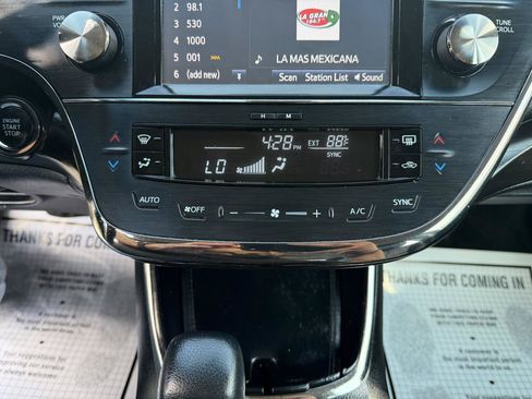 Used 2018 Toyota Avalon XLE FWD image 14