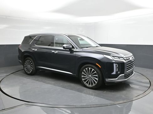 Used 2024 Hyundai Palisade Calligraphy image 17