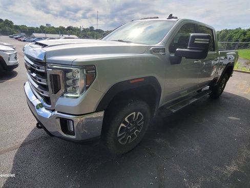 Used 2021 GMC Sierra 3500 SLE w/ SLE Value Package AWD/4WD image 2