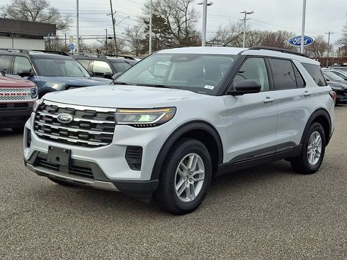 New 2026 Ford Explorer Active image 3