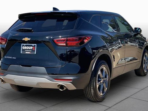 Used 2025 Chevrolet Blazer LT AWD/4WD image 12