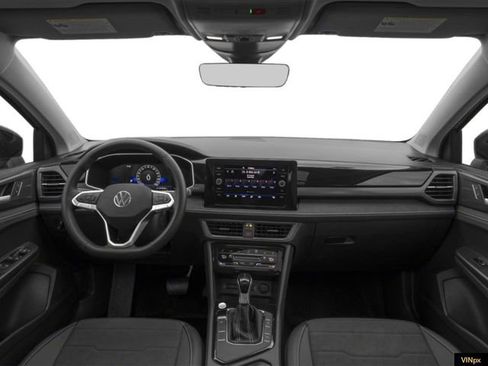 New 2025 Volkswagen Taos SE image 5