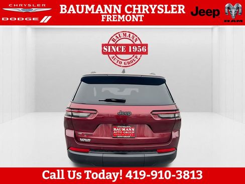 Used 2023 Jeep Grand Cherokee L Laredo AWD/4WD image 9