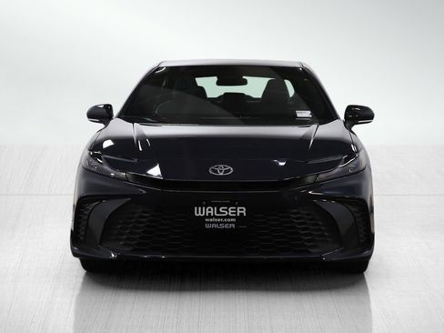 Used 2025 Toyota Camry SE image 8