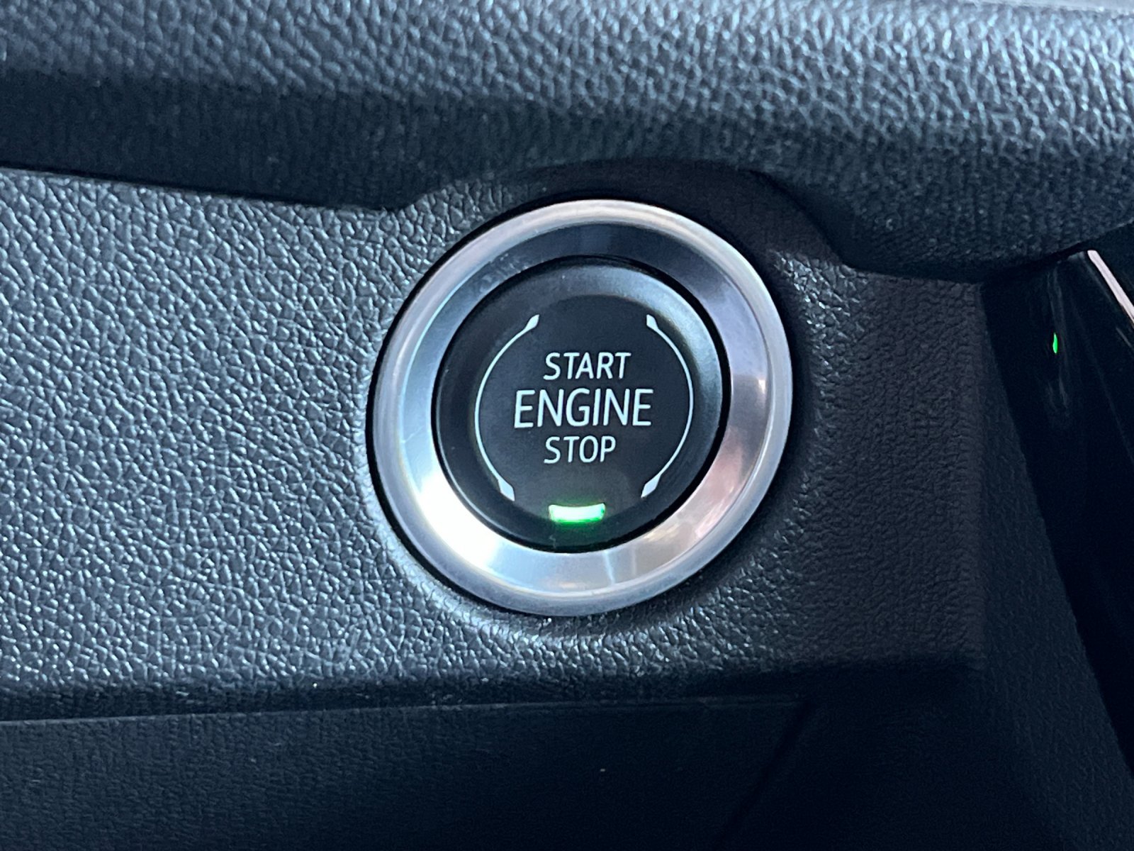 Used 2024 Chevrolet Traverse LT FWD image 23