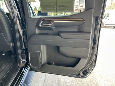 Used 2023 GMC Sierra 1500 Elevation w/ LPO, Elevation Black Package image 31