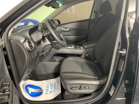 Used 2023 Hyundai Kona SE FWD image 15