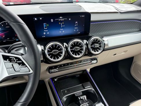 Used 2026 Mercedes-Benz GLB 250 image 21