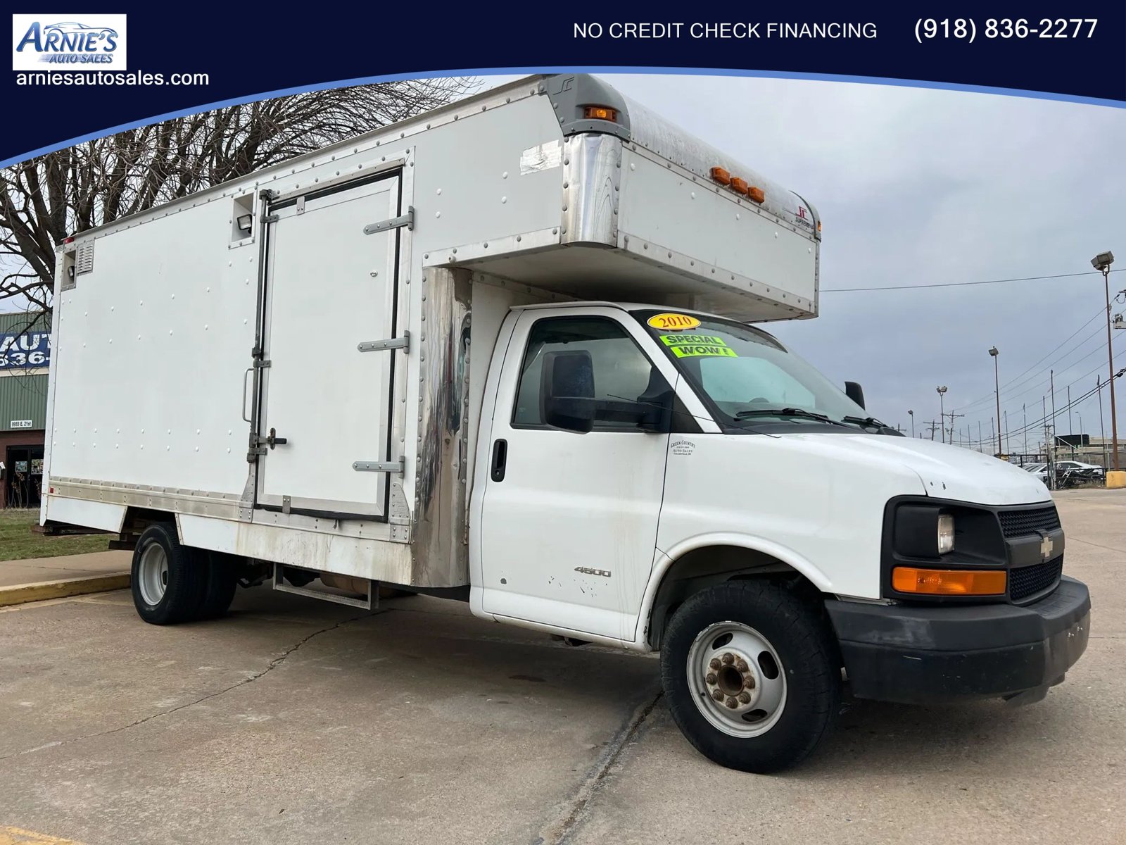 Used 2010 Chevrolet Express 4500 RWD image 1