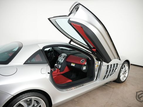 Used 2005 Mercedes-Benz SLR image 33