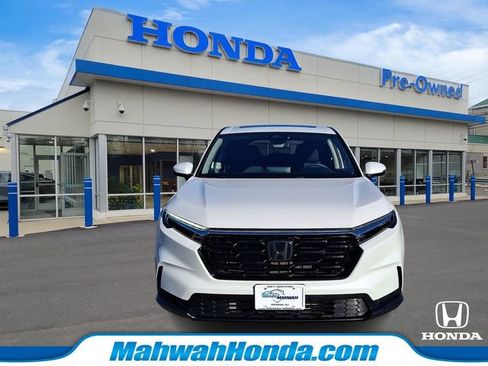Used 2025 Honda CR-V EX image 2