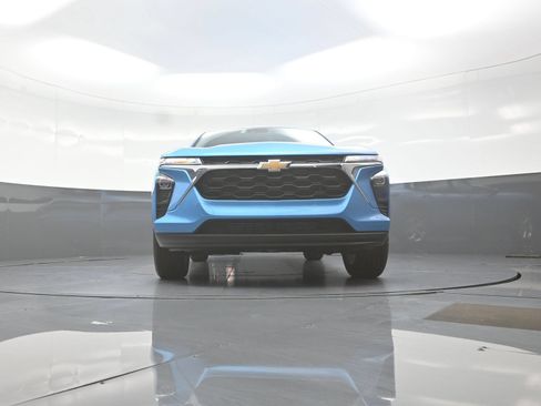 New 2026 Chevrolet Trax LS w/ LS Convenience Package FWD image 10