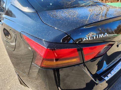 Used 2022 Nissan Altima 2.5 SV image 11