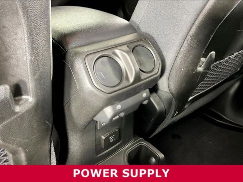 Used 2024 Jeep Wrangler Unlimited Rubicon AWD/4WD image 10