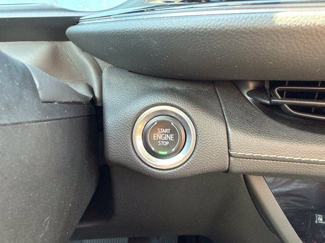 Used 2021 Buick Envision Avenir AWD/4WD image 30