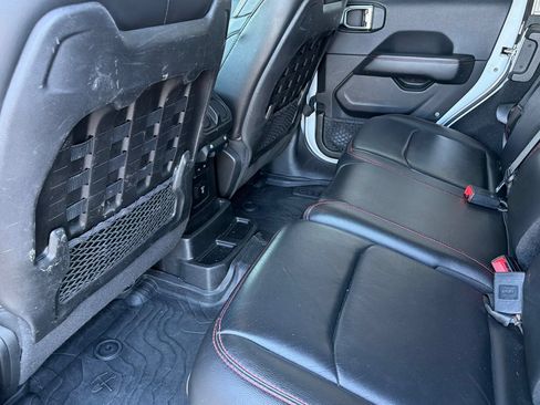 Used 2018 Jeep Wrangler Unlimited Rubicon w/ Safety Group AWD/4WD image 11