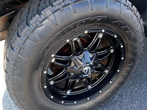 Used 2015 Jeep Wrangler Unlimited Sahara w/ Connectivity Group image 19