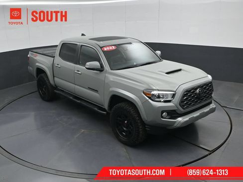 Used 2022 Toyota Tacoma TRD Sport w/ TRD Premium Sport Package AWD/4WD image 44