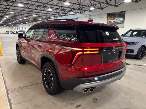 Used 2025 Chevrolet Traverse Z71 w/ Driver Confidence Package AWD/4WD image 3
