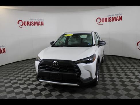Used 2026 Toyota Corolla Cross L AWD/4WD image 1