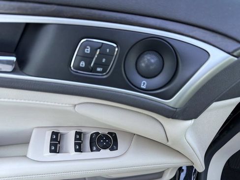 Used 2019 Lincoln MKZ Reserve AWD/4WD image 11