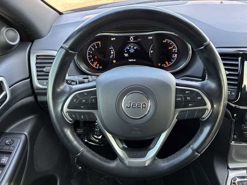 Used 2022 Jeep Grand Cherokee Laredo E AWD/4WD image 11