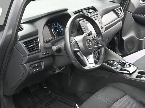 Used 2019 Nissan Leaf SV w/ SV Technology Package image 7