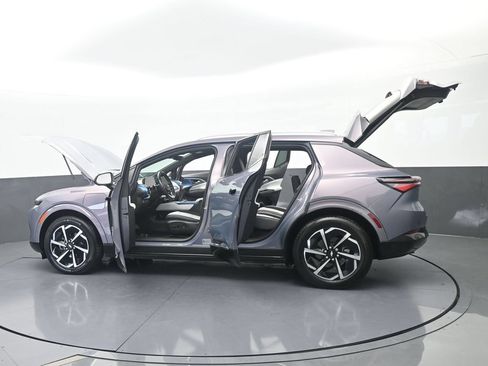 Used 2024 Chevrolet Equinox EV LT w/ Active Safety Package 3 FWD image 75