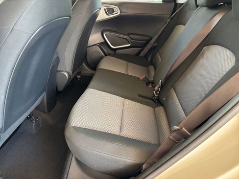 Used 2025 Kia Soul LX w/ LX Technology Package FWD image 23