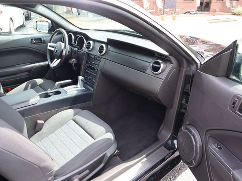 Used 2007 Ford Mustang GT RWD image 12