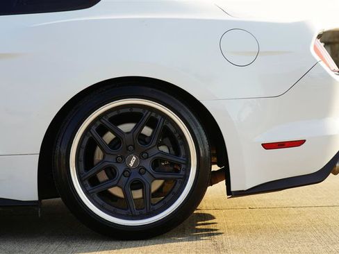 Used 2015 Ford Mustang Coupe RWD image 23
