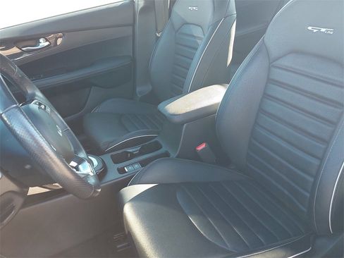Used 2024 Kia Forte GT-Line w/ GT-Line Premium Package image 12
