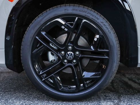 New 2026 Volkswagen Tiguan SE R-Line image 11