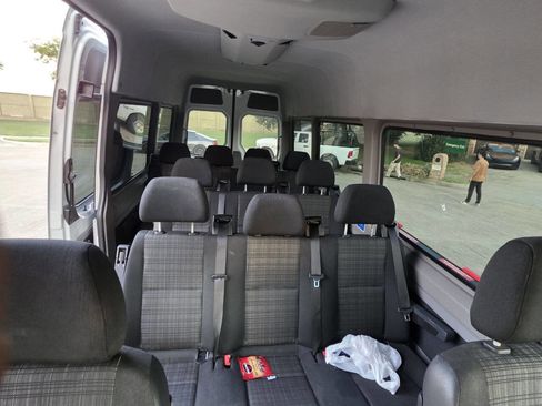 Used 2014 Freightliner Sprinter 2500 image 13