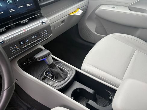 Used 2025 Hyundai Kona SEL image 41
