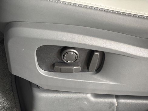 New 2025 Land Rover Defender 110 S image 24